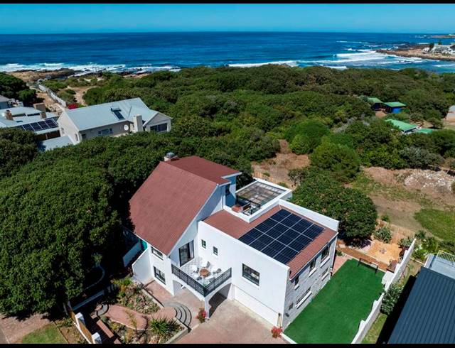 5 BEDROOM HOUSE FOR SALE IN SANDBAAI